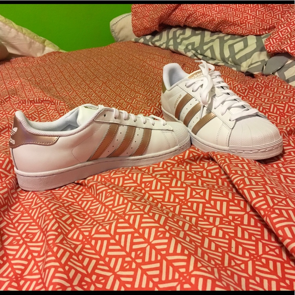 Adidas superstars